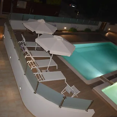 Four Seasons Homes Σταλός