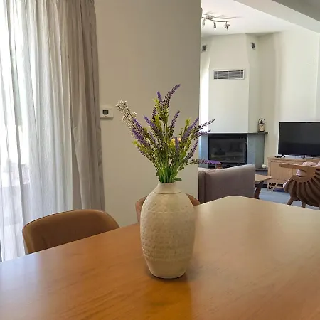 Four Seasons Homes *