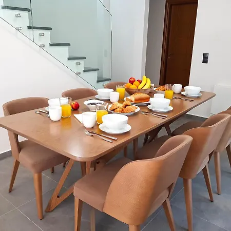 Four Seasons Homes *